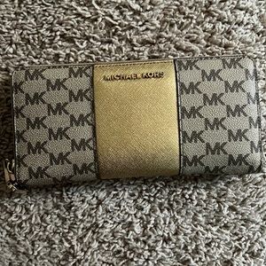 Michael Kors wallet